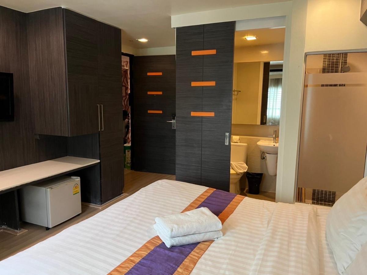 Orion Rooms Sukhumvit 11 Banguecoque Exterior foto