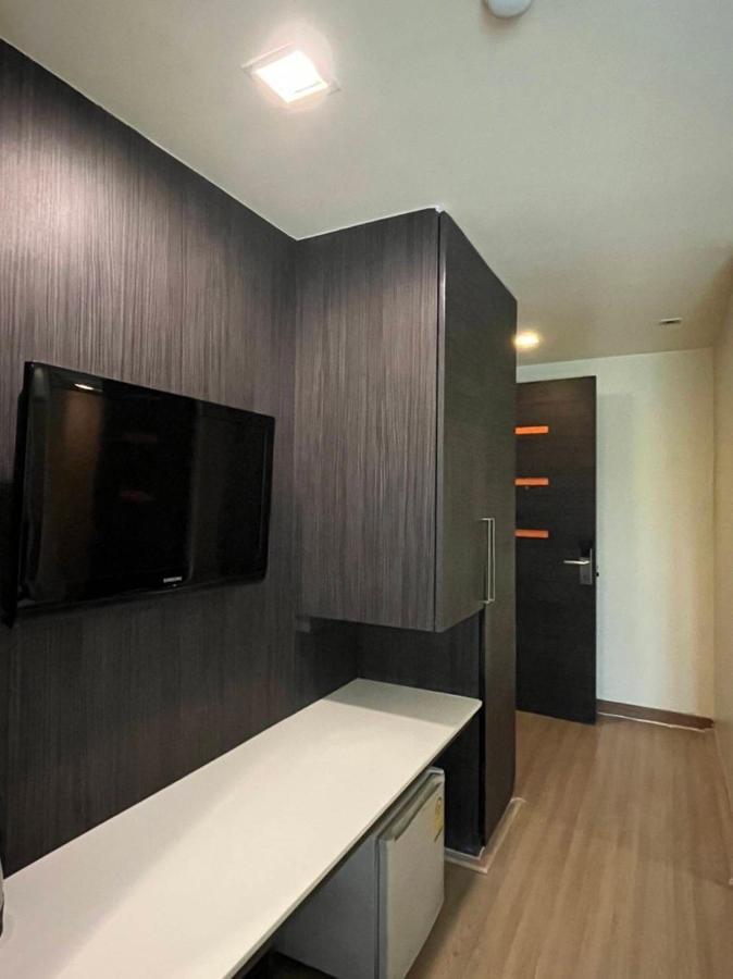 Orion Rooms Sukhumvit 11 Banguecoque Exterior foto