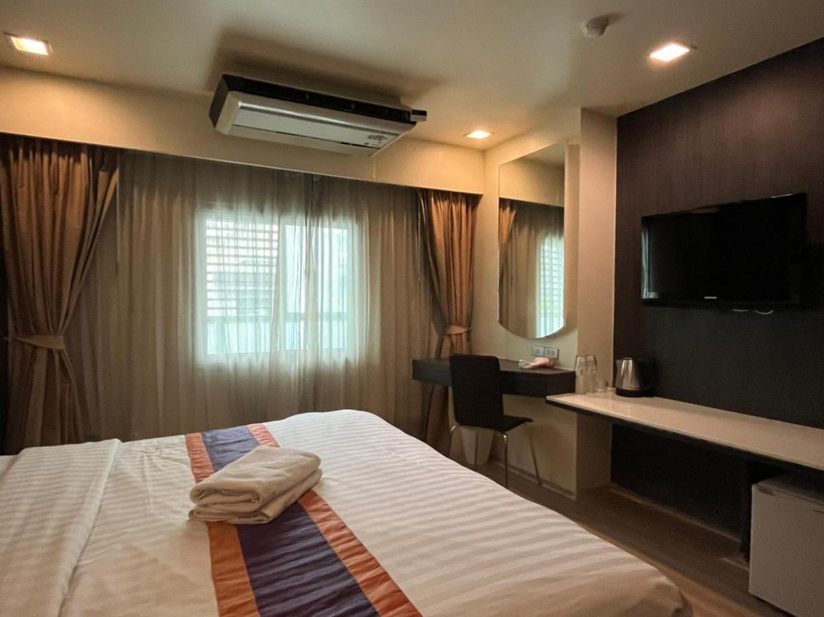 Orion Rooms Sukhumvit 11 Banguecoque Exterior foto