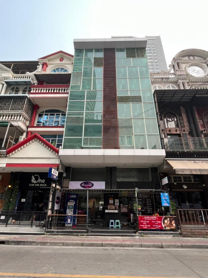 Orion Rooms Sukhumvit 11 Banguecoque Exterior foto