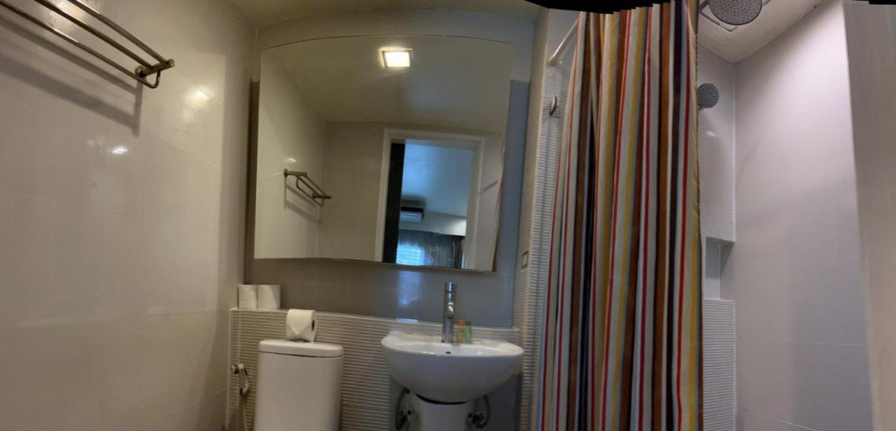 Orion Rooms Sukhumvit 11 Banguecoque Exterior foto